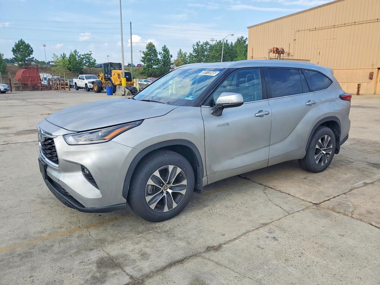 2020 TOYOTA HIGHLANDER