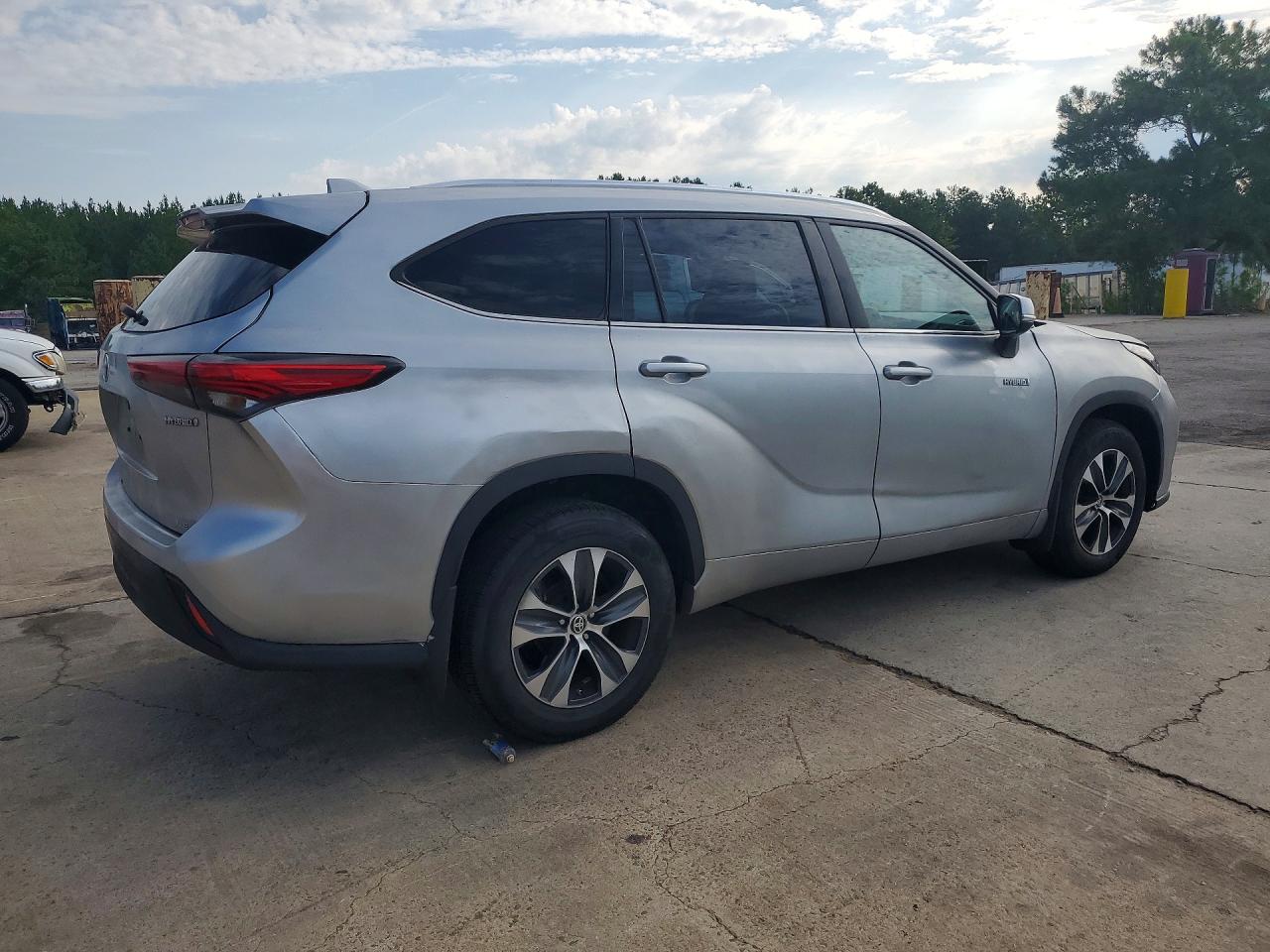 2020 TOYOTA HIGHLANDER