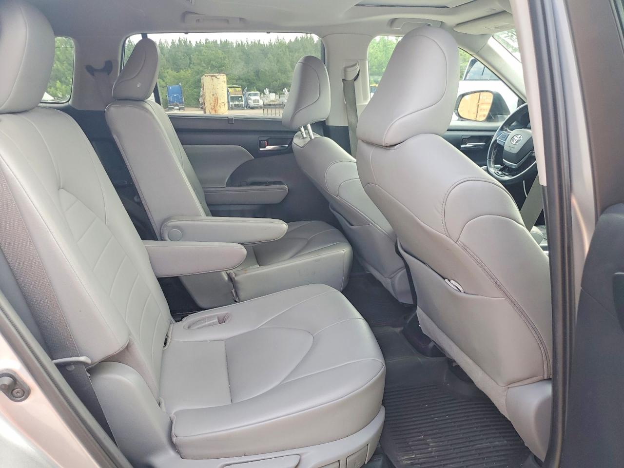 2020 TOYOTA HIGHLANDER