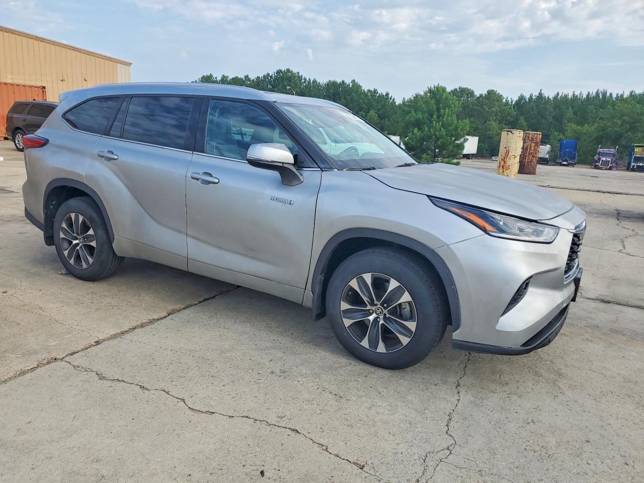 2020 TOYOTA HIGHLANDER