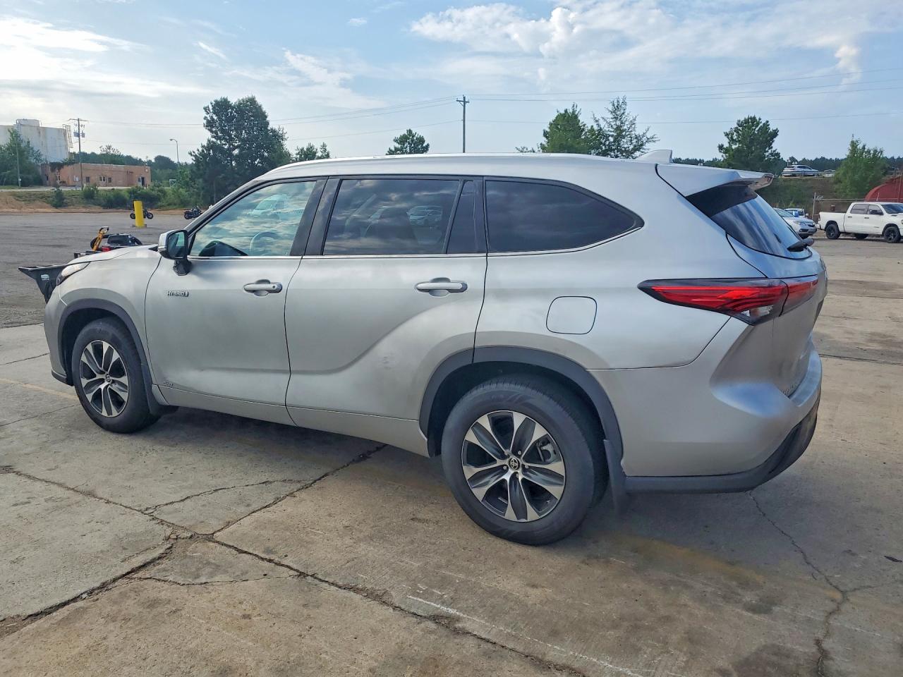 2020 TOYOTA HIGHLANDER