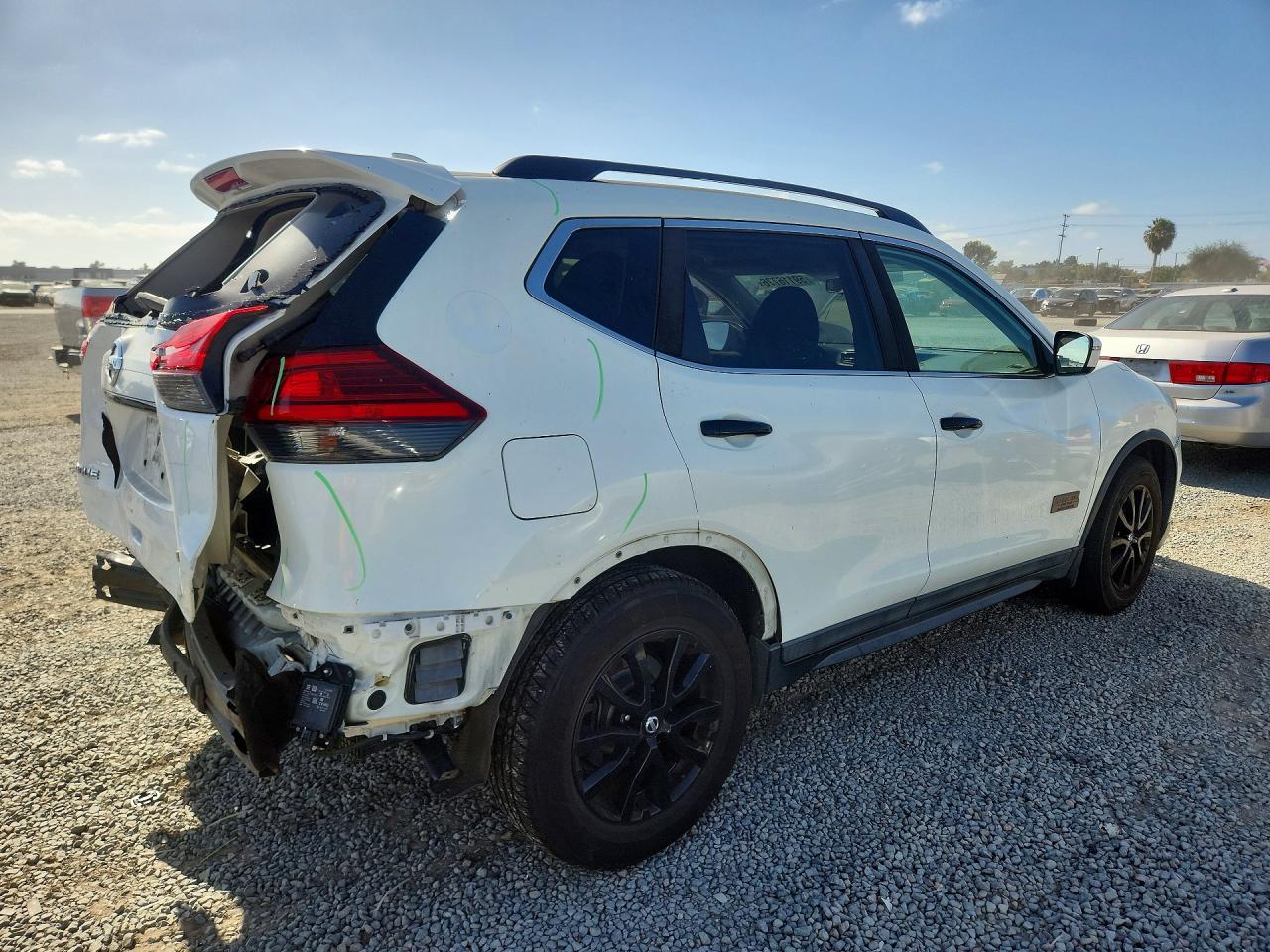 2017 NISSAN ROGUE