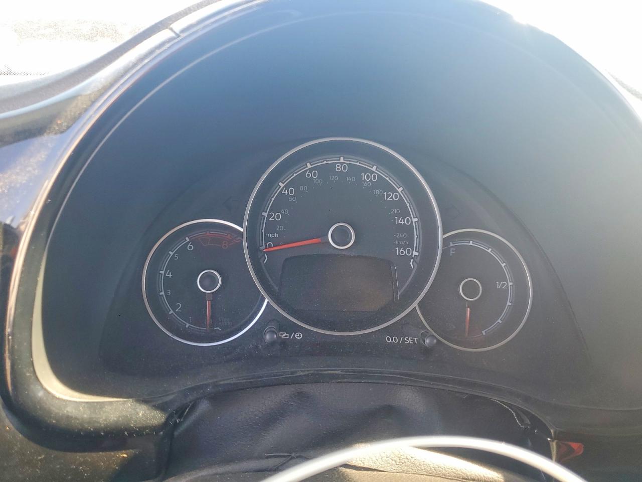 2018 VOLKSWAGEN BEETLE