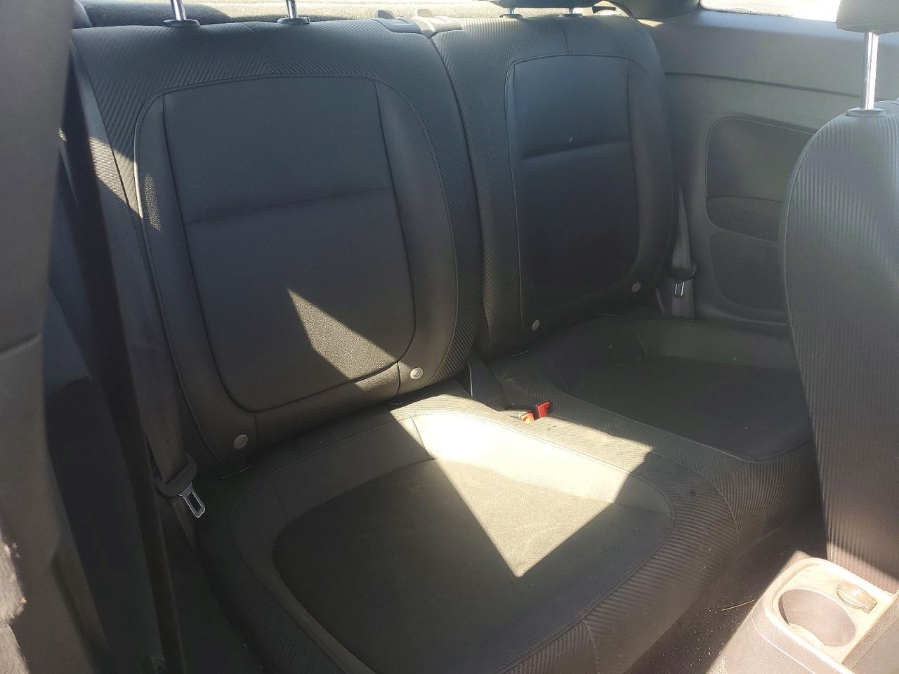 2018 VOLKSWAGEN BEETLE