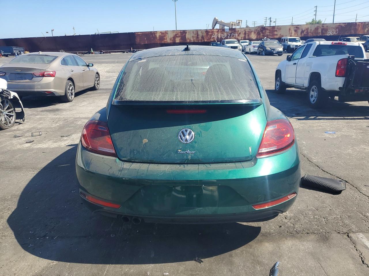 2018 VOLKSWAGEN BEETLE