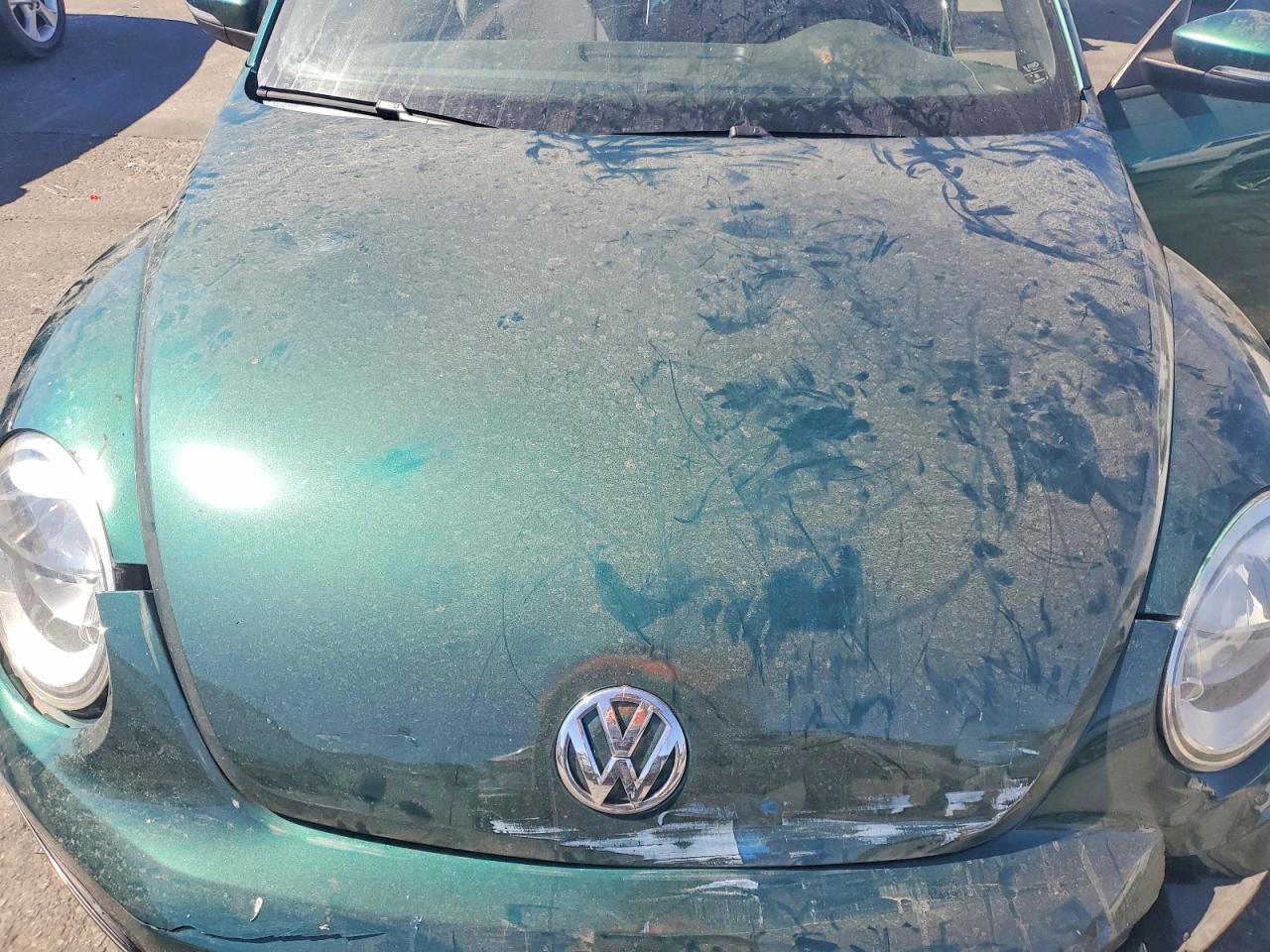 2018 VOLKSWAGEN BEETLE