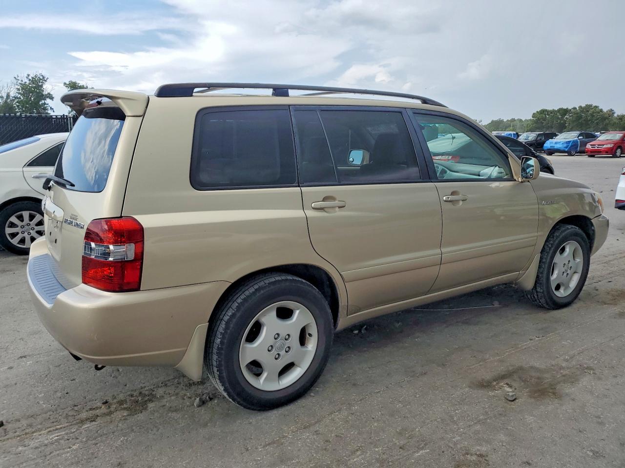 2005 TOYOTA HIGHLANDER