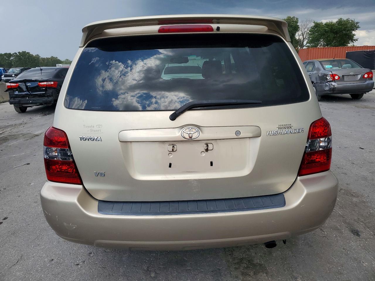 2005 TOYOTA HIGHLANDER