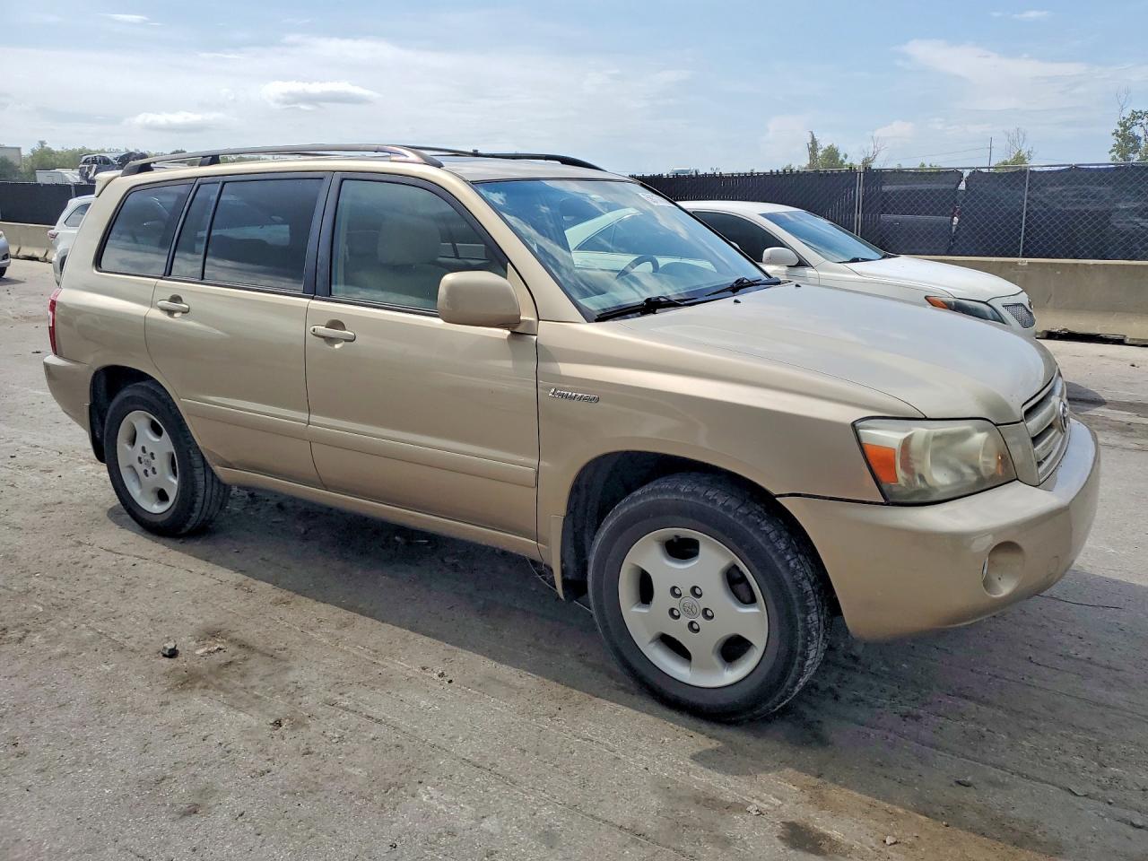 2005 TOYOTA HIGHLANDER