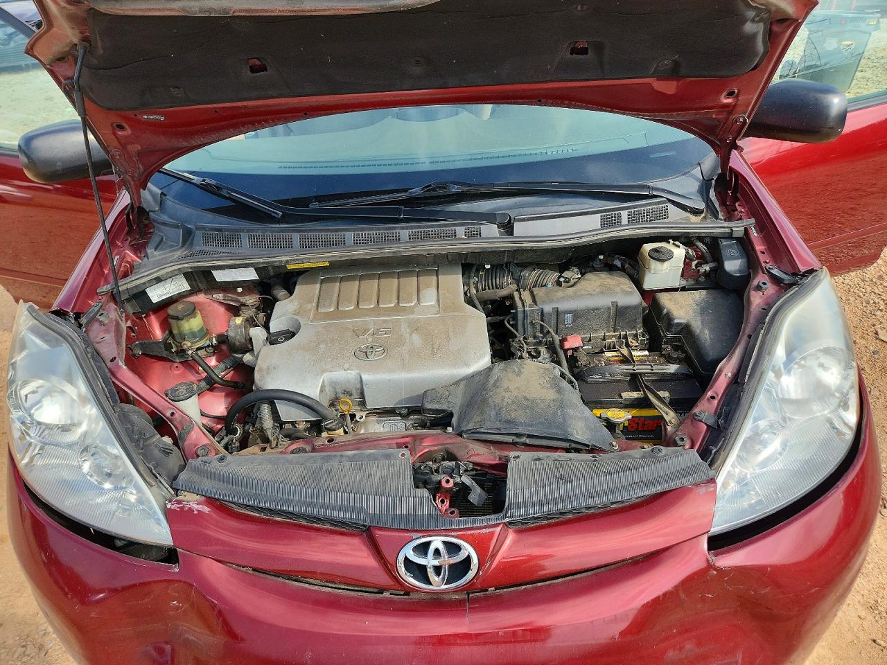 2010 TOYOTA SIENNA