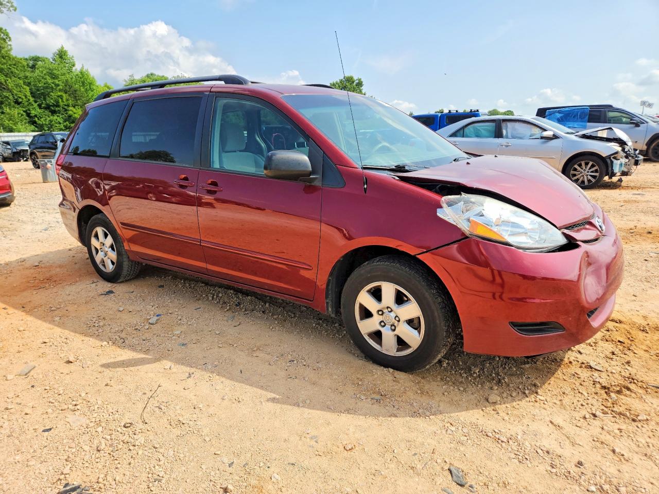 2010 TOYOTA SIENNA