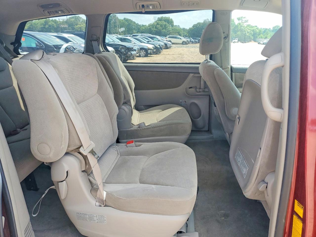 2010 TOYOTA SIENNA