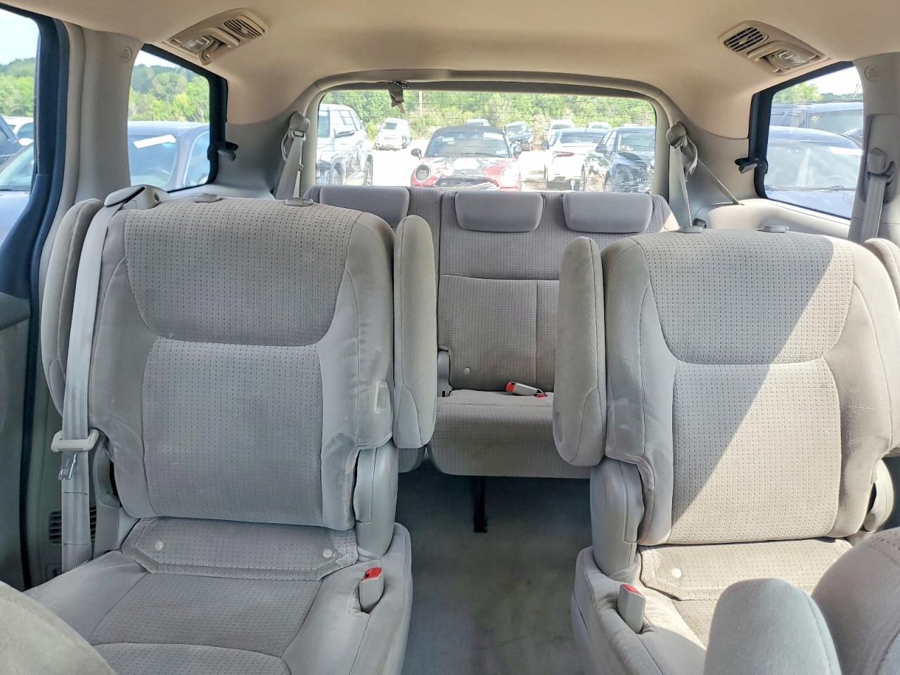 2010 TOYOTA SIENNA