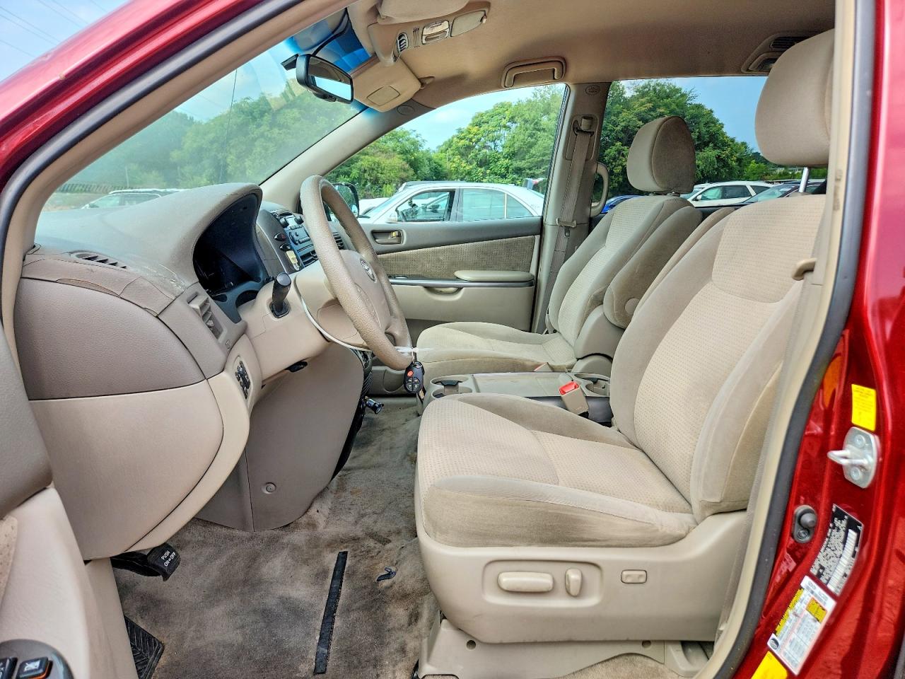 2010 TOYOTA SIENNA