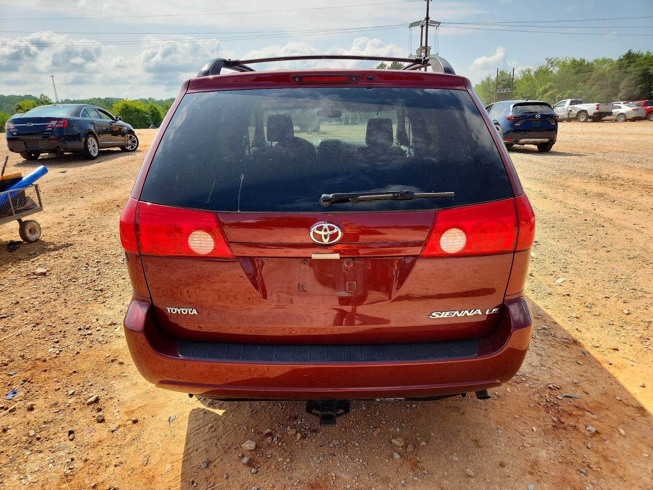2010 TOYOTA SIENNA
