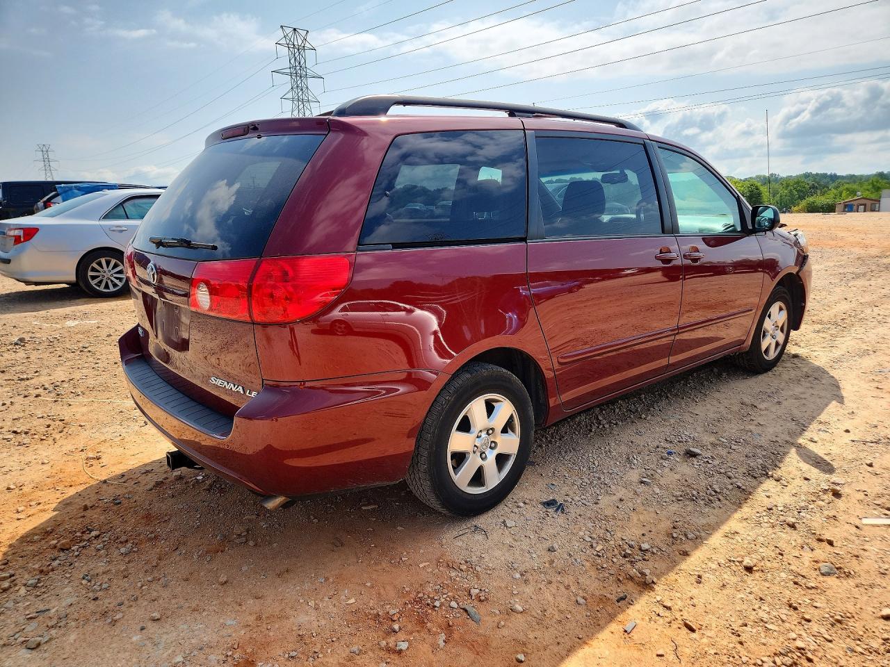 2010 TOYOTA SIENNA