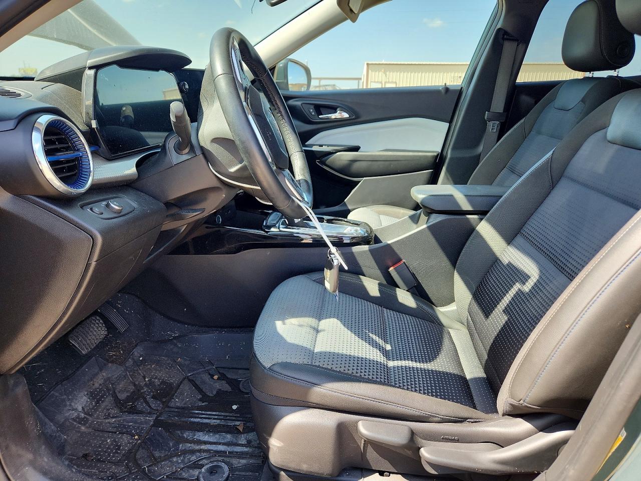 2025 CHEVROLET TRAX