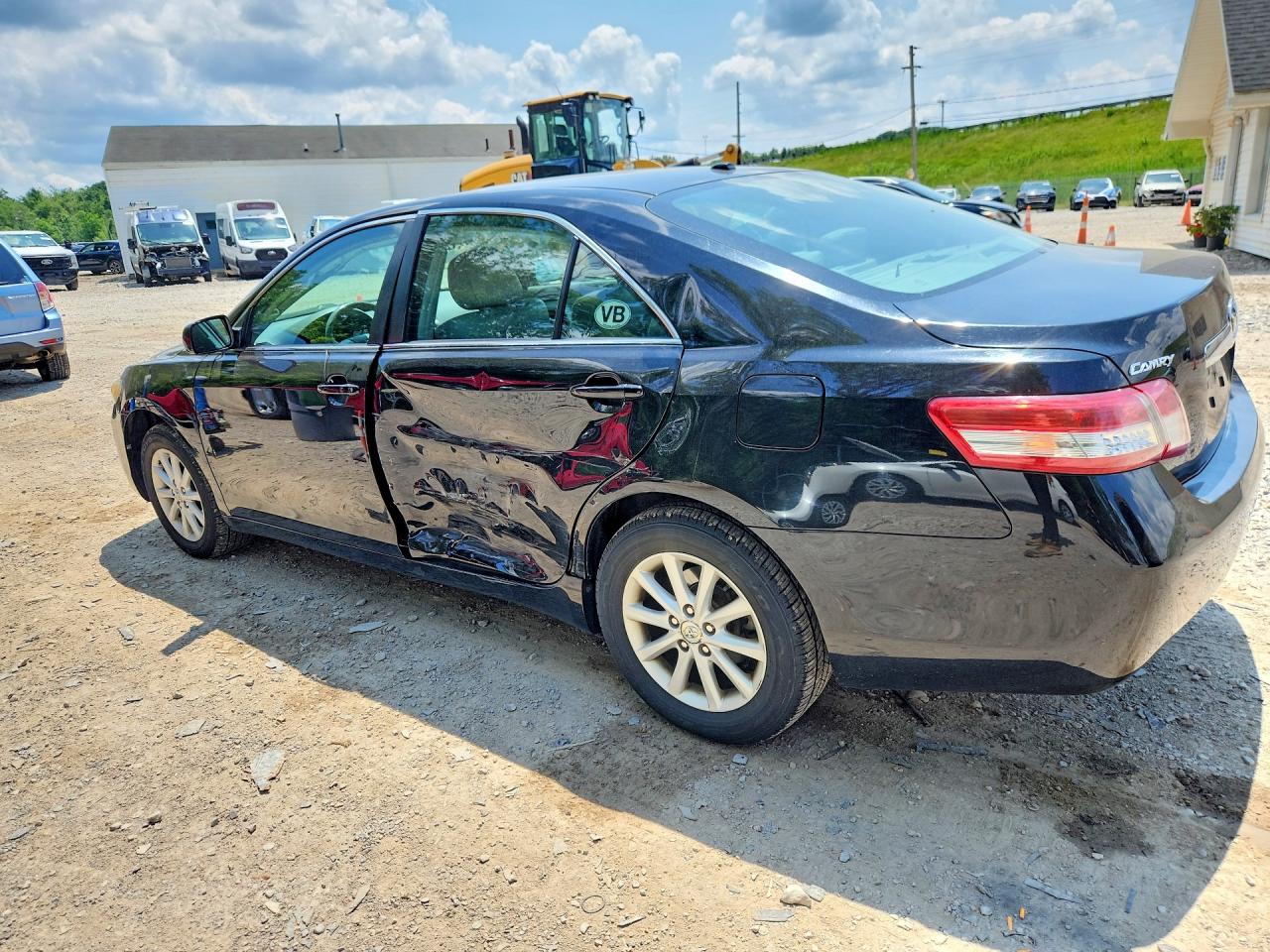 2011 TOYOTA CAMRY