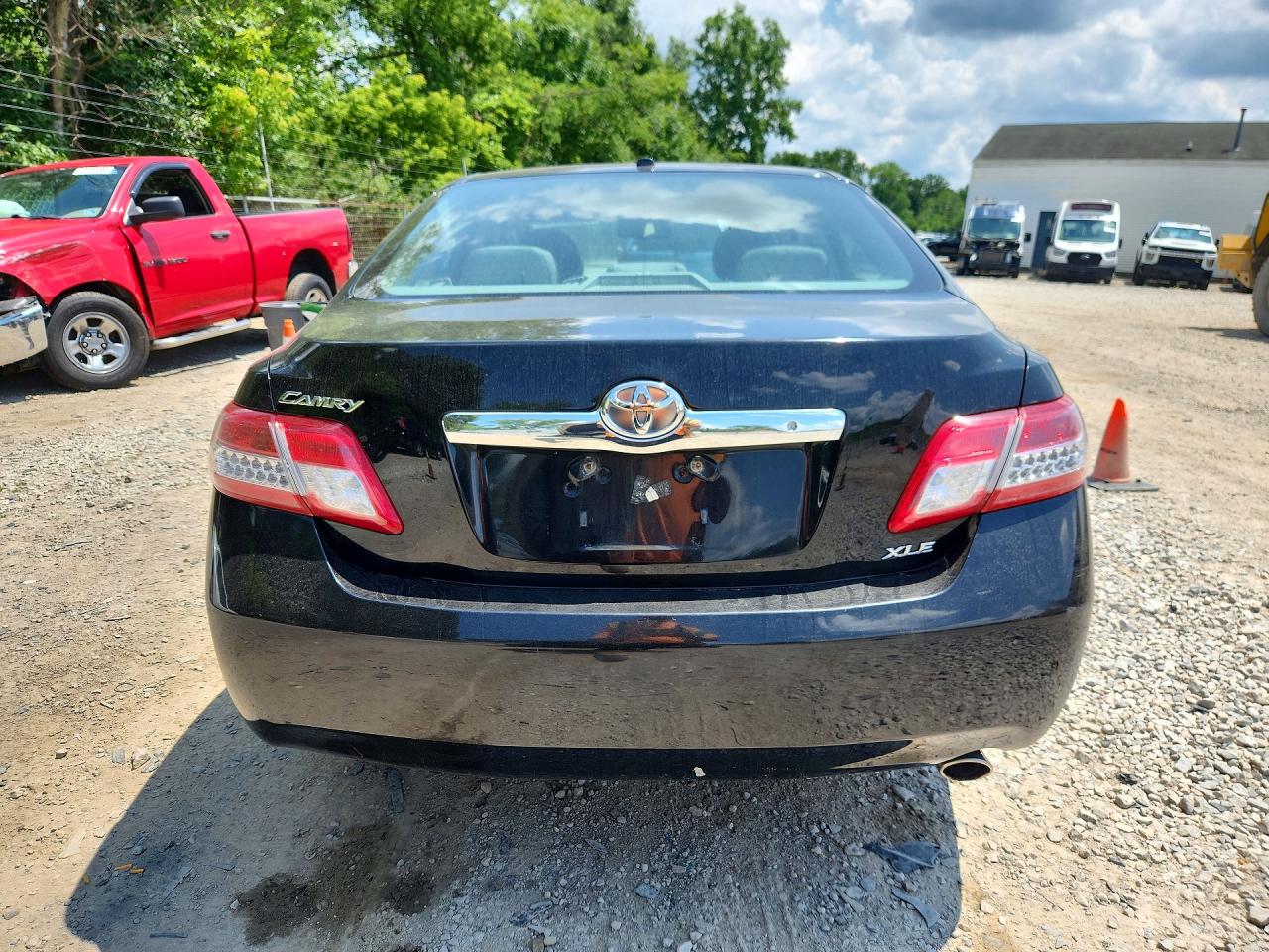 2011 TOYOTA CAMRY
