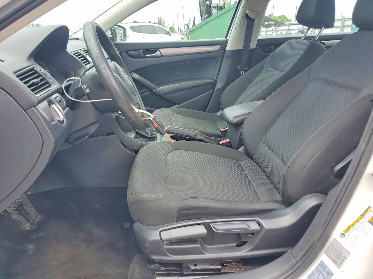 2015 VOLKSWAGEN PASSAT