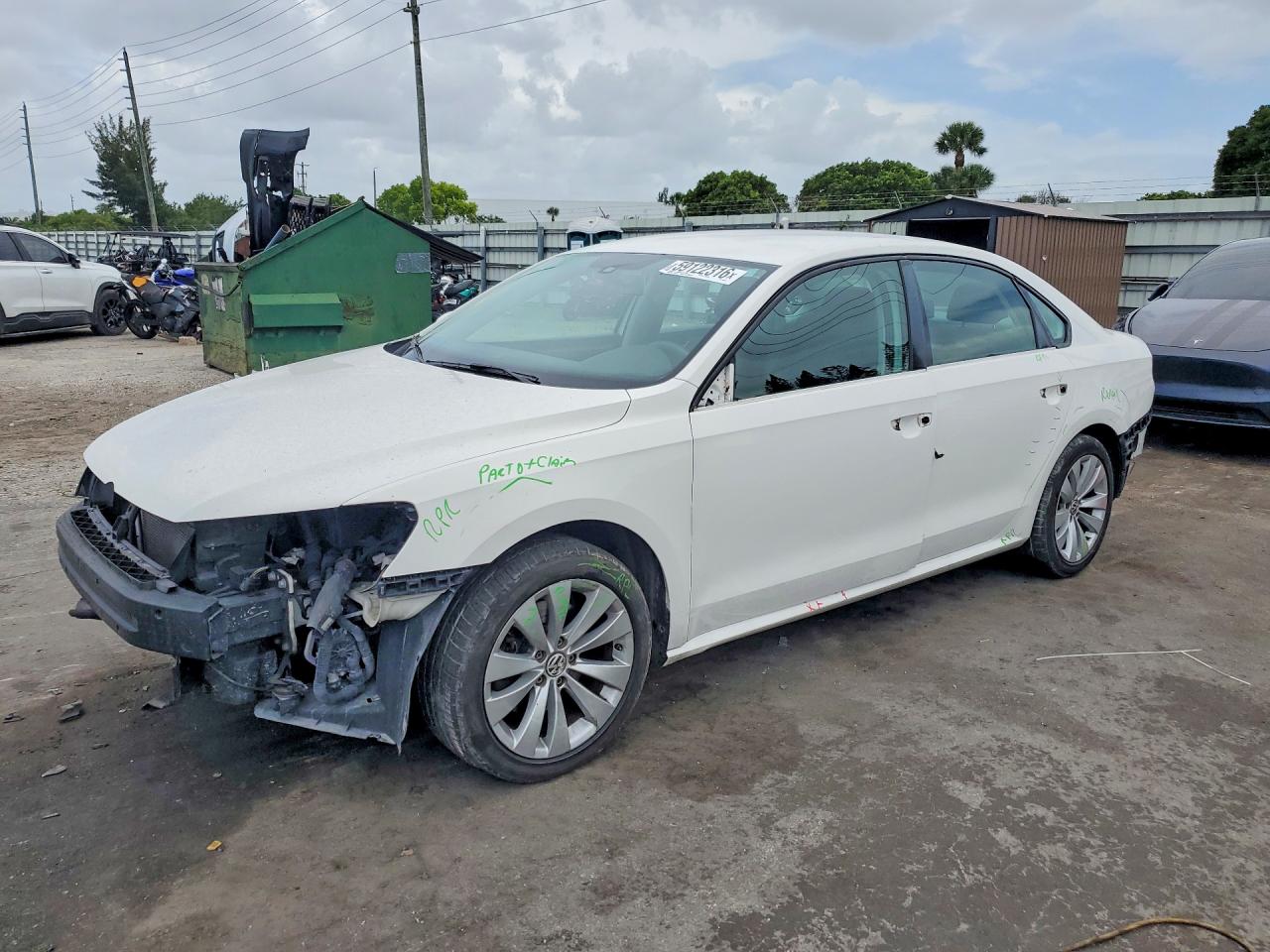2015 VOLKSWAGEN PASSAT