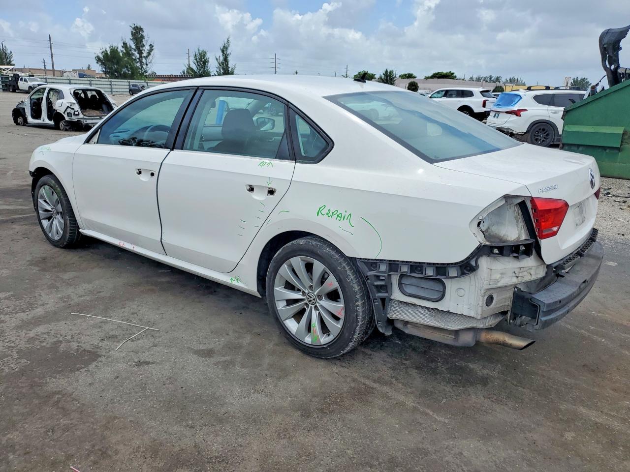 2015 VOLKSWAGEN PASSAT