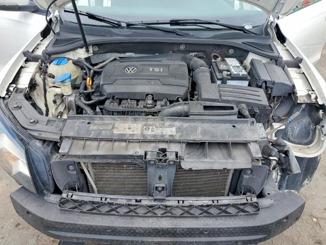 2015 VOLKSWAGEN PASSAT