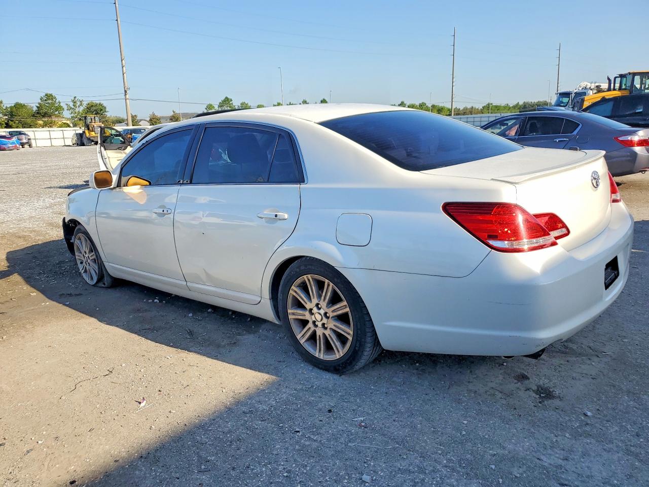 2006 TOYOTA AVALON