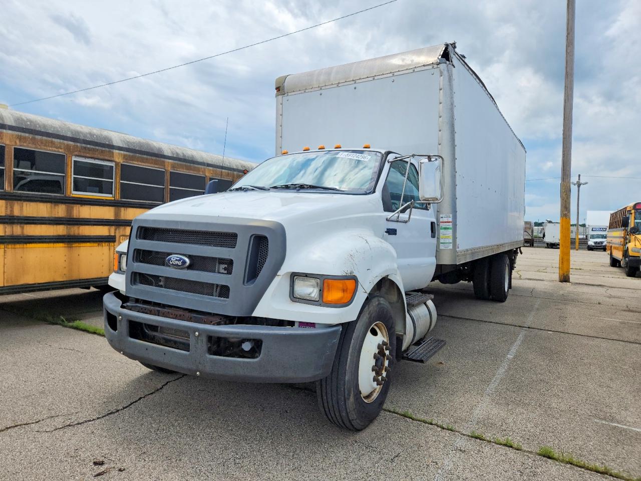 2013 FORD F750