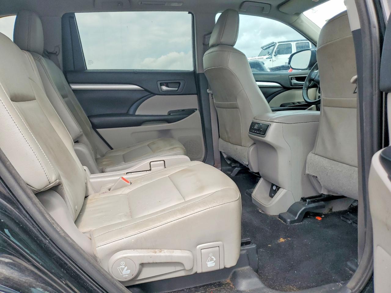 2016 TOYOTA HIGHLANDER