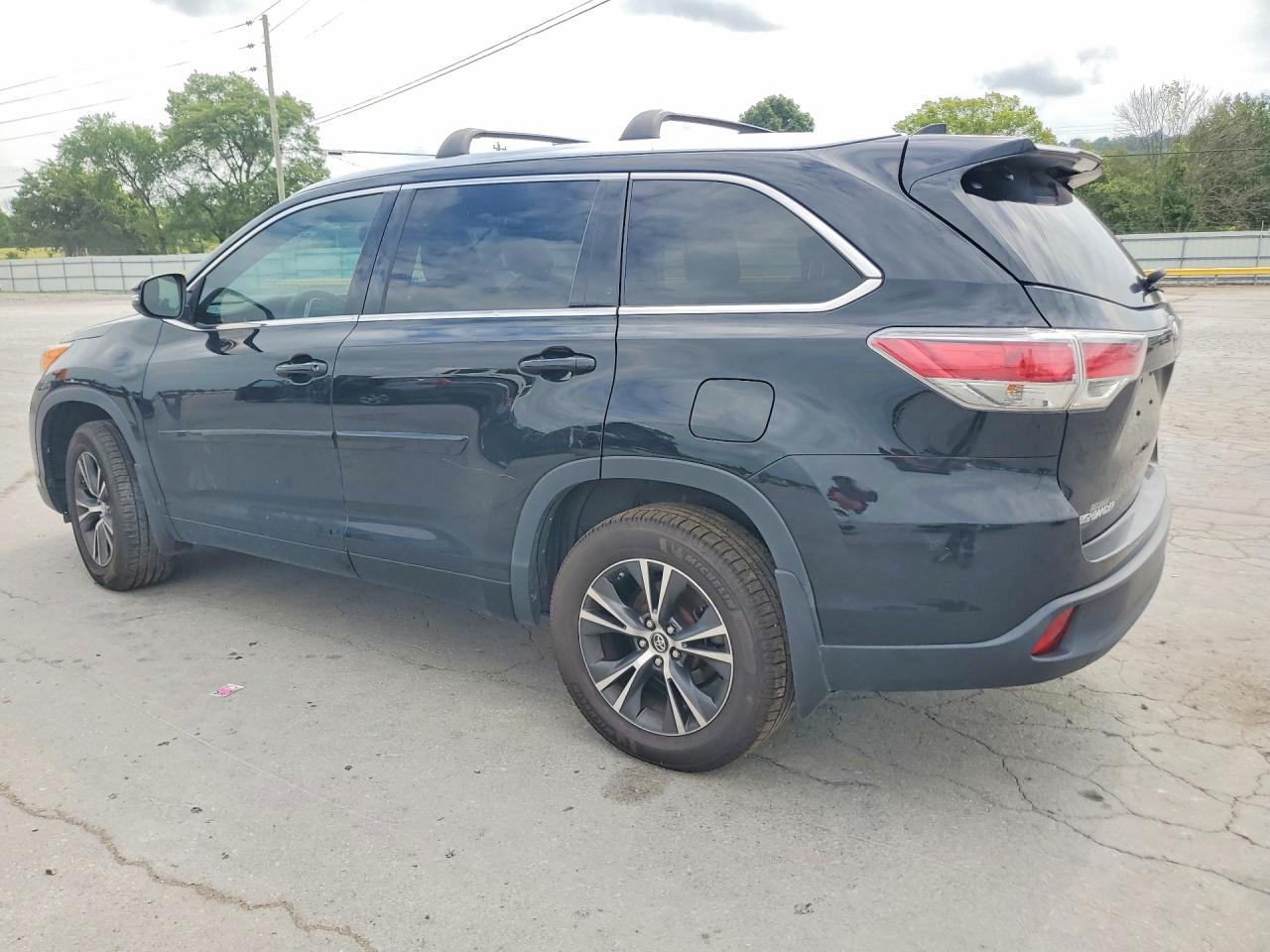 2016 TOYOTA HIGHLANDER