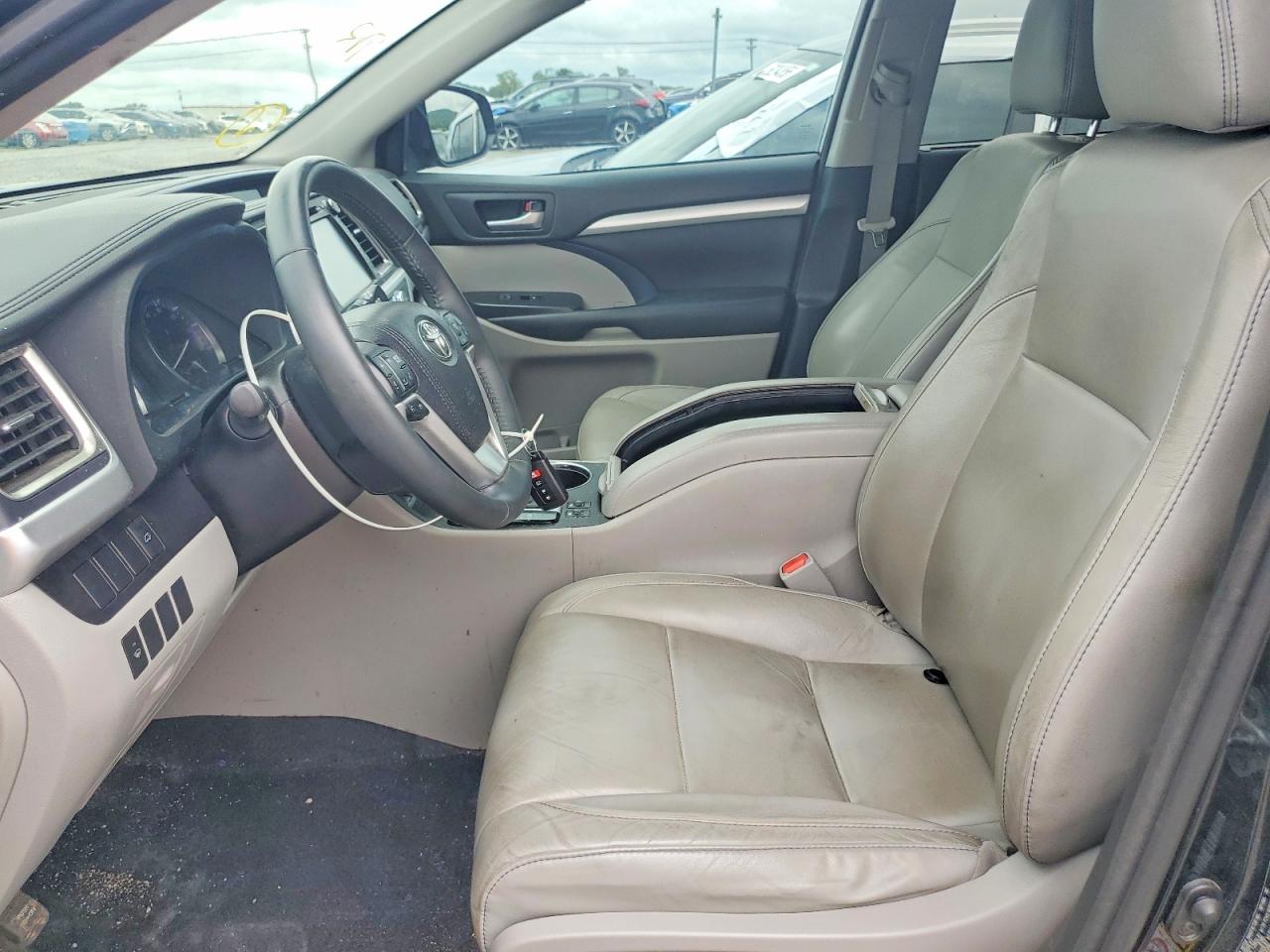 2016 TOYOTA HIGHLANDER