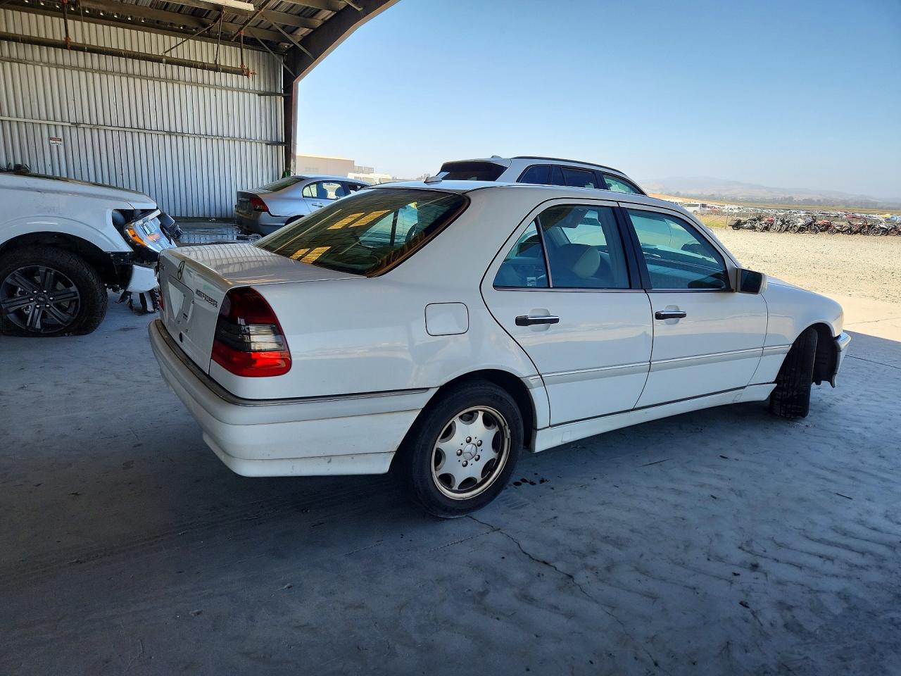 2000 MERCEDES-BENZ C-CLASS