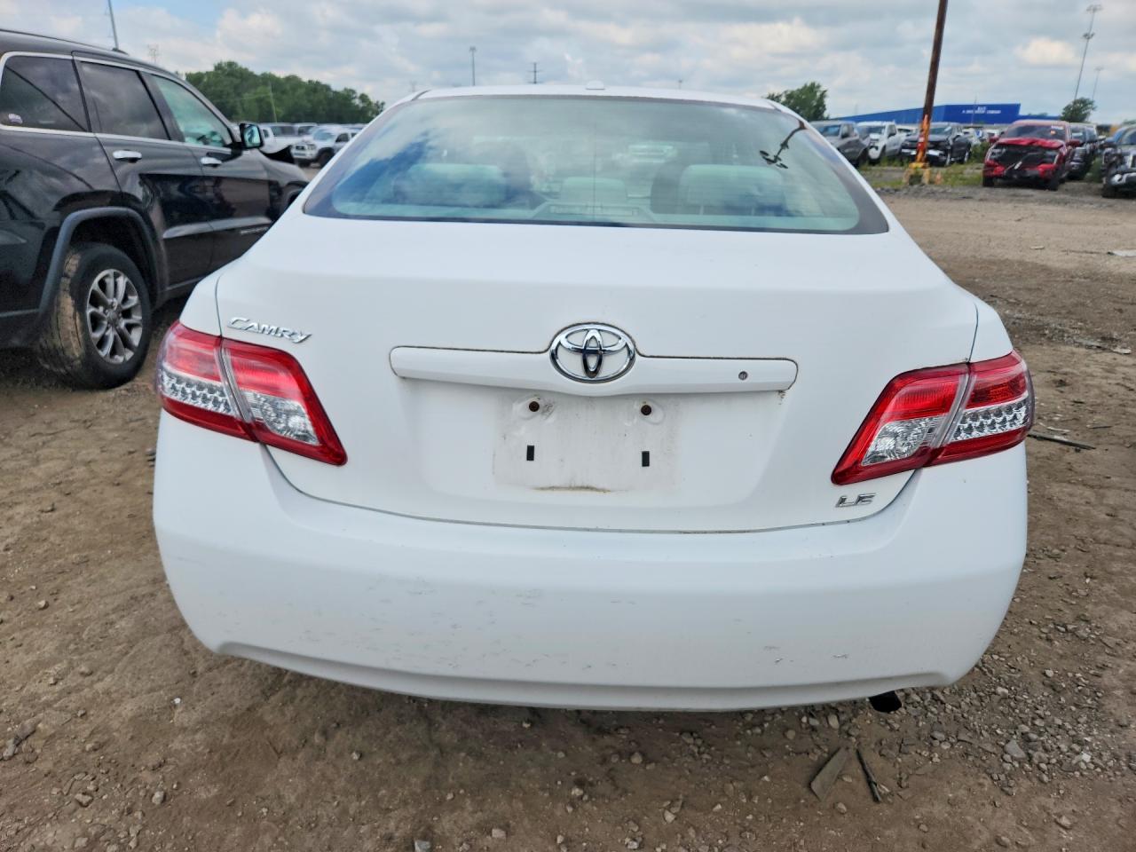 2011 TOYOTA CAMRY