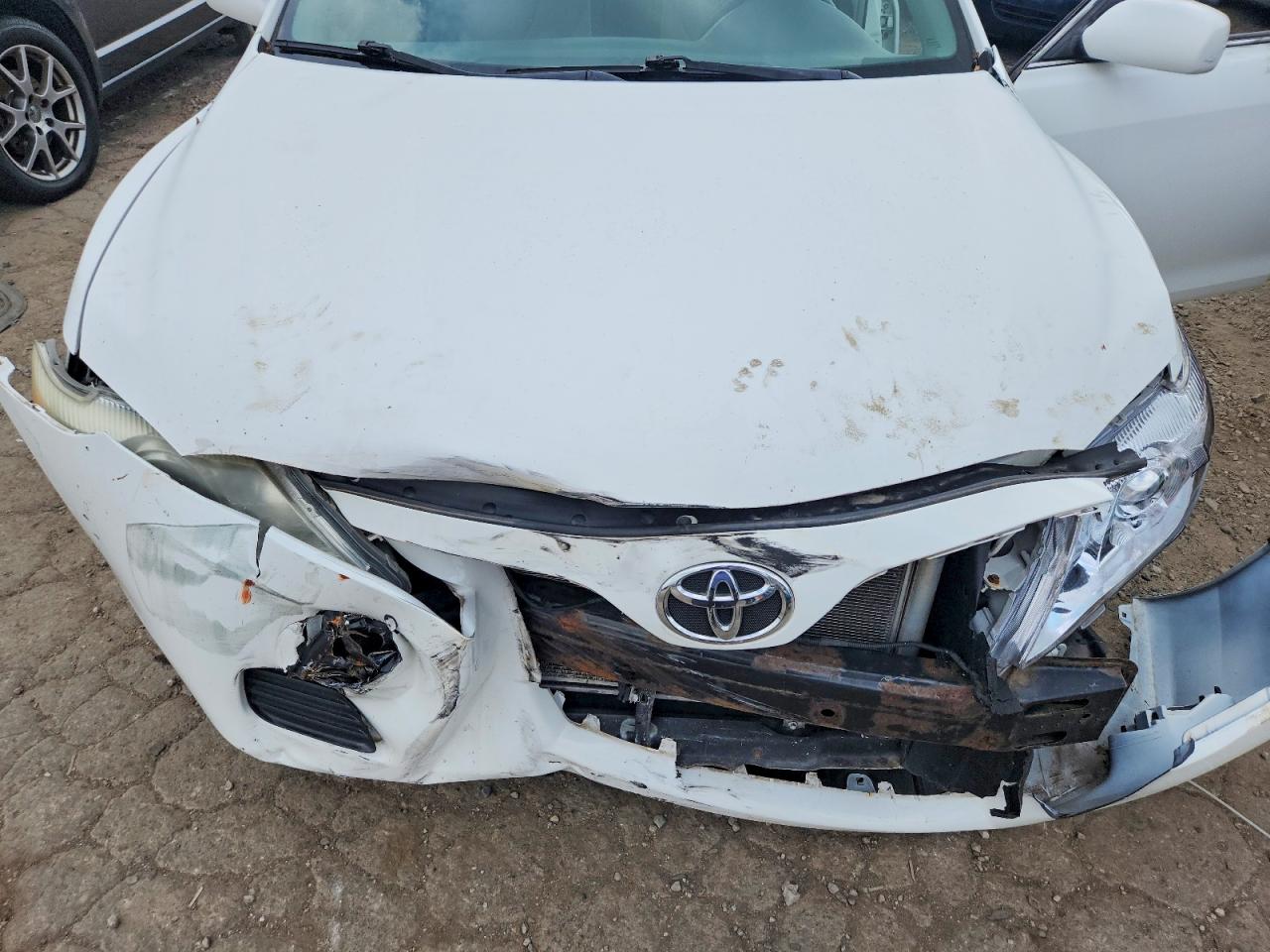 2011 TOYOTA CAMRY