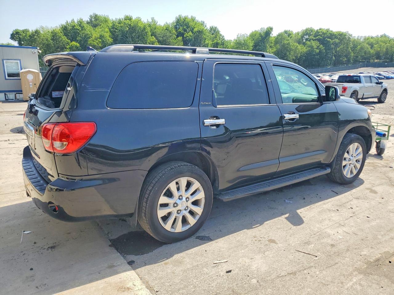 2016 TOYOTA SEQUOIA