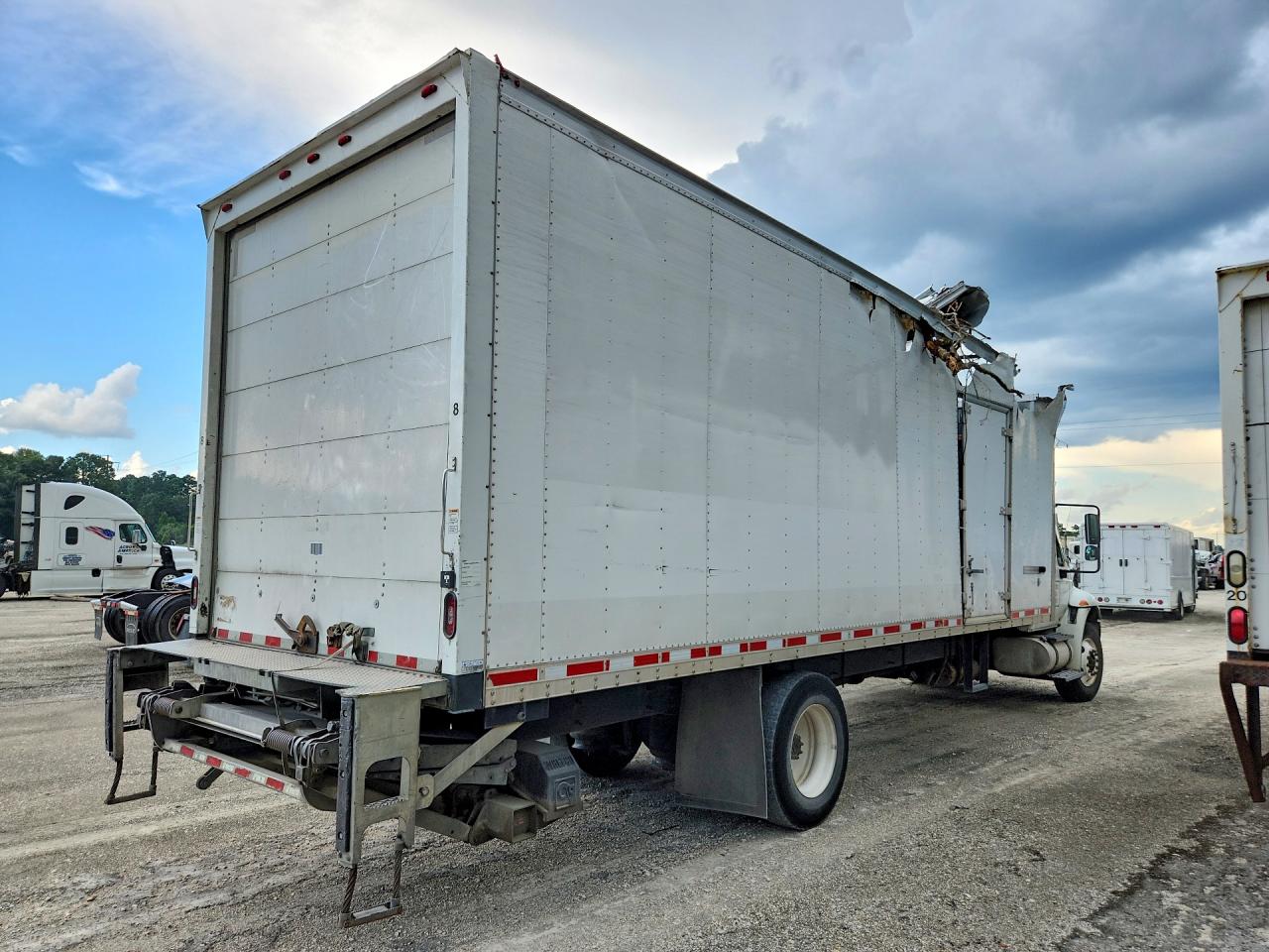 2018 INTERNATIONAL 4000 SERIE