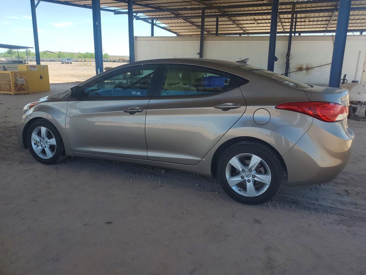 2013 HYUNDAI ELANTRA