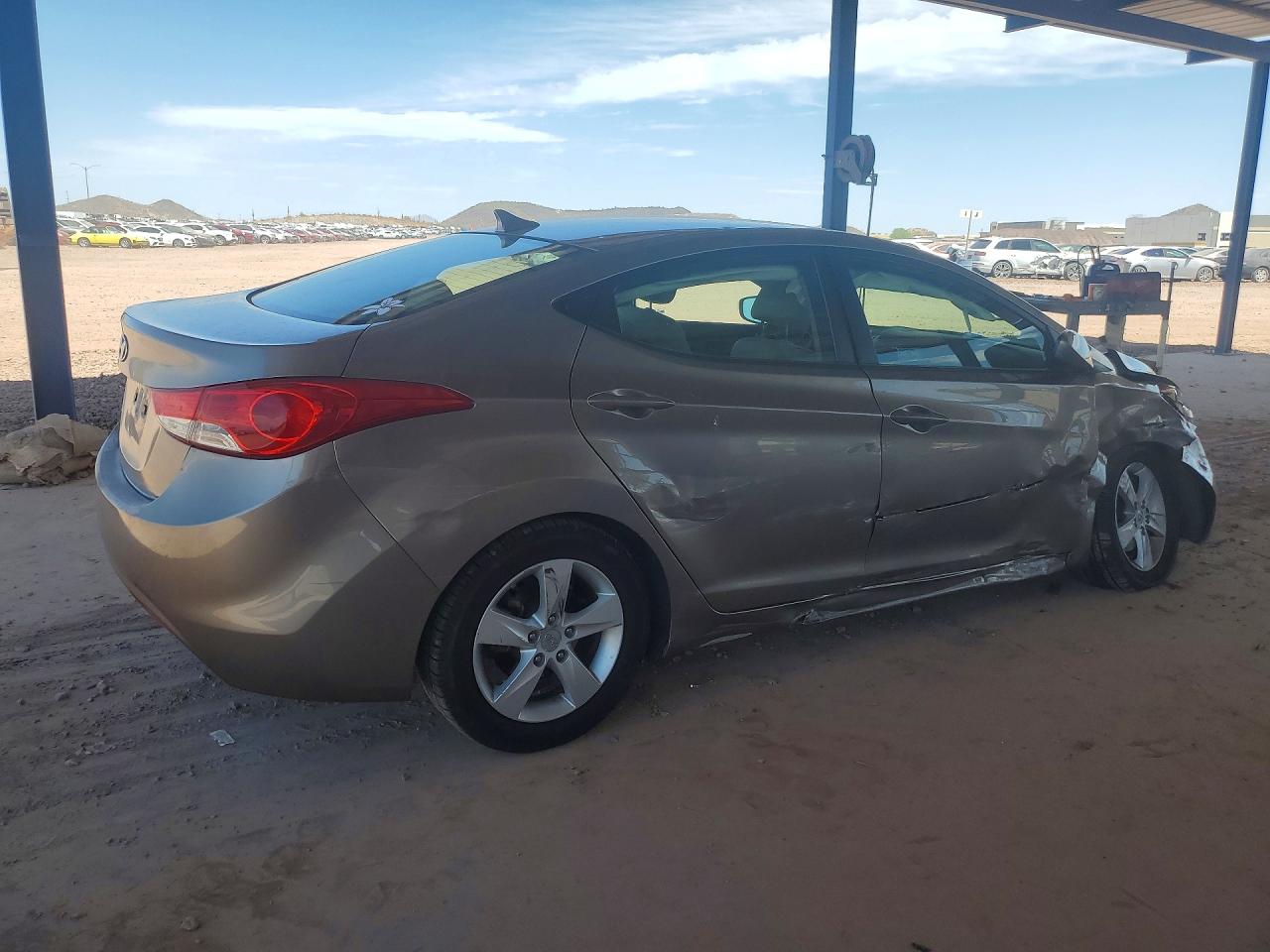 2013 HYUNDAI ELANTRA