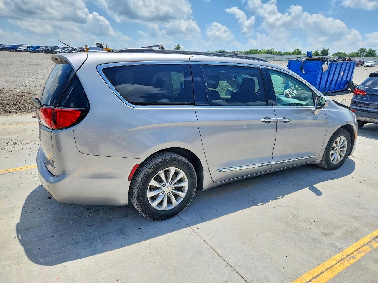 2017 CHRYSLER PACIFICA
