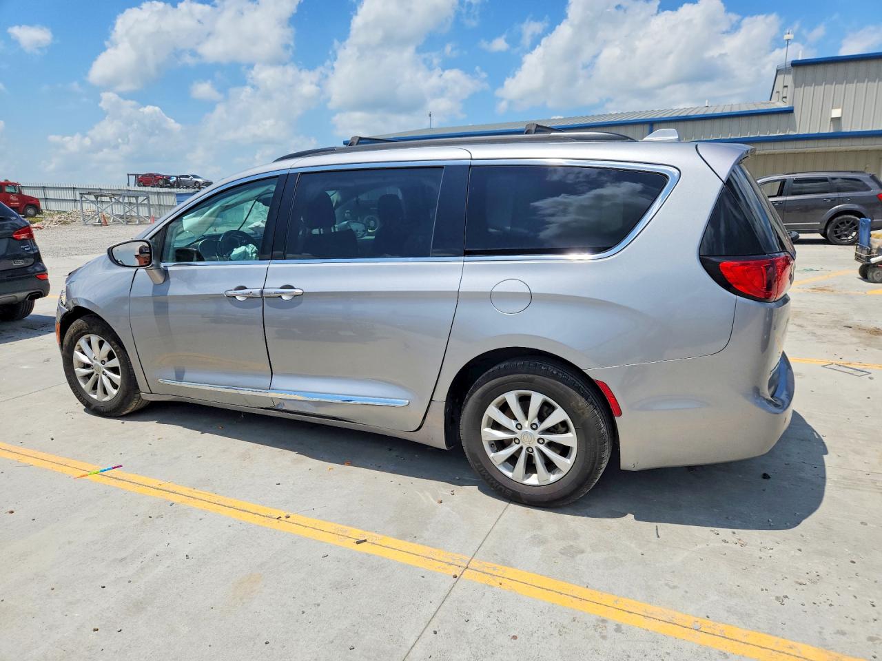 2017 CHRYSLER PACIFICA