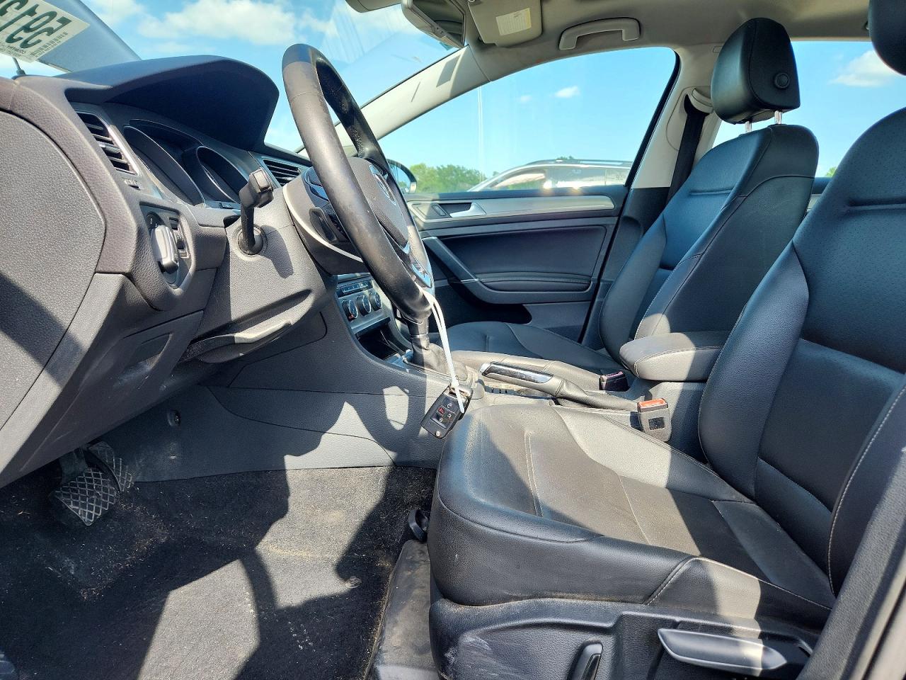 2016 VOLKSWAGEN GOLF