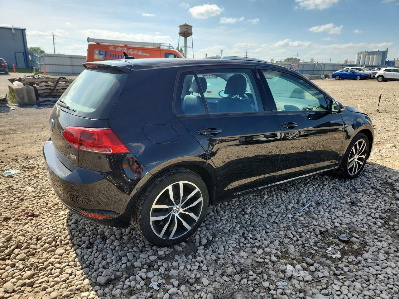 2016 VOLKSWAGEN GOLF