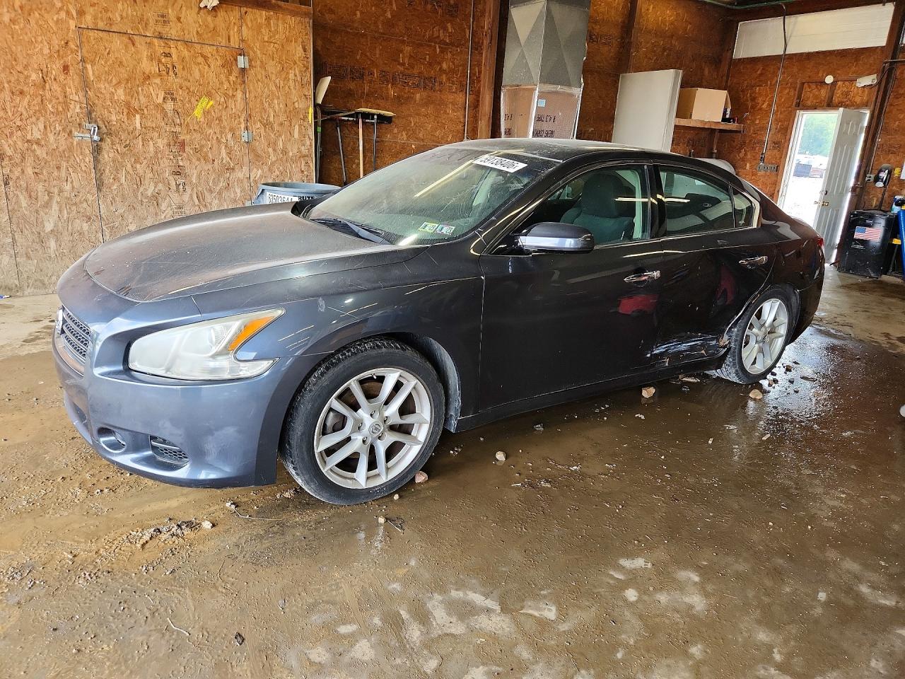 2010 NISSAN MAXIMA