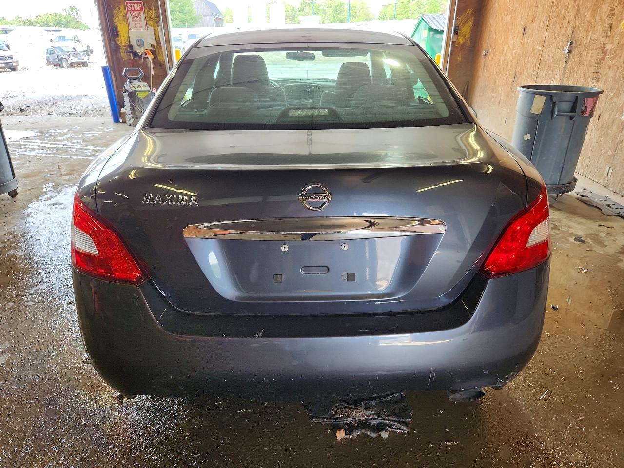 2010 NISSAN MAXIMA