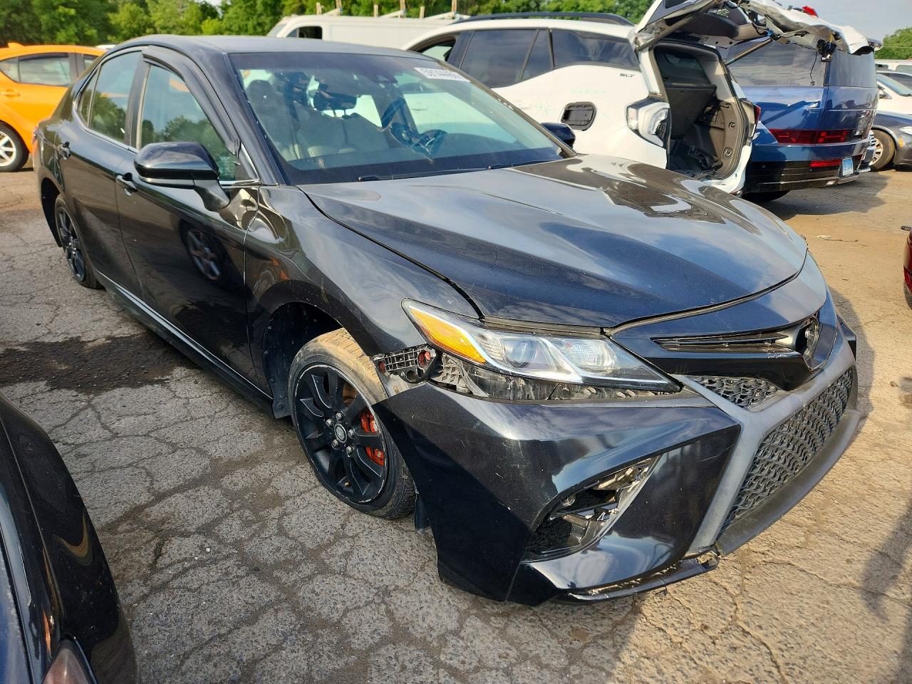 2018 TOYOTA CAMRY
