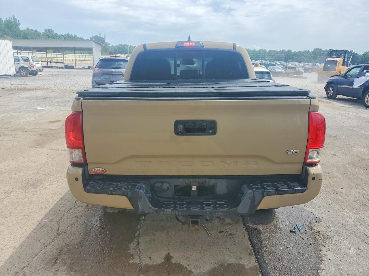 2016 TOYOTA TACOMA