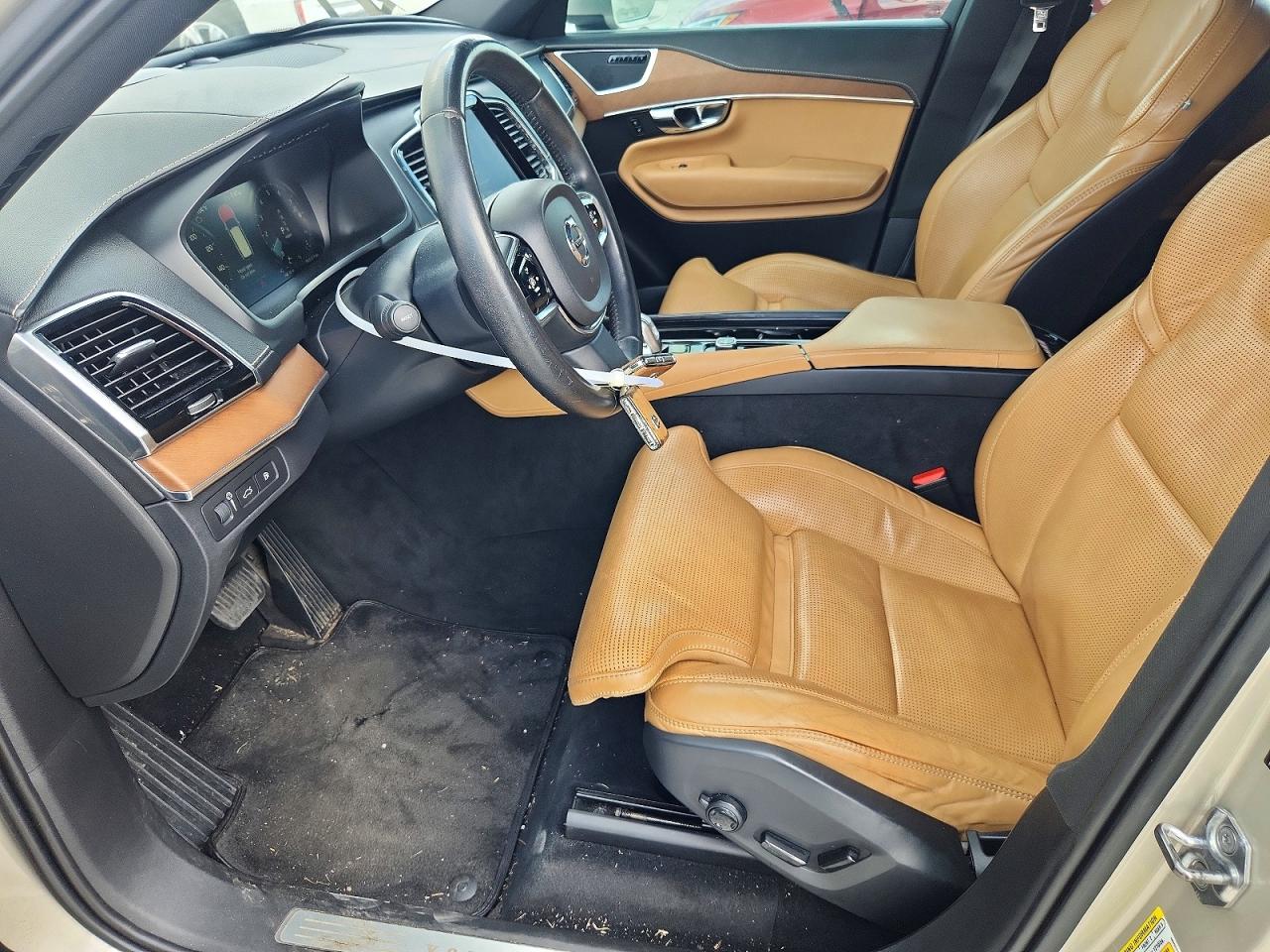 2017 VOLVO XC90