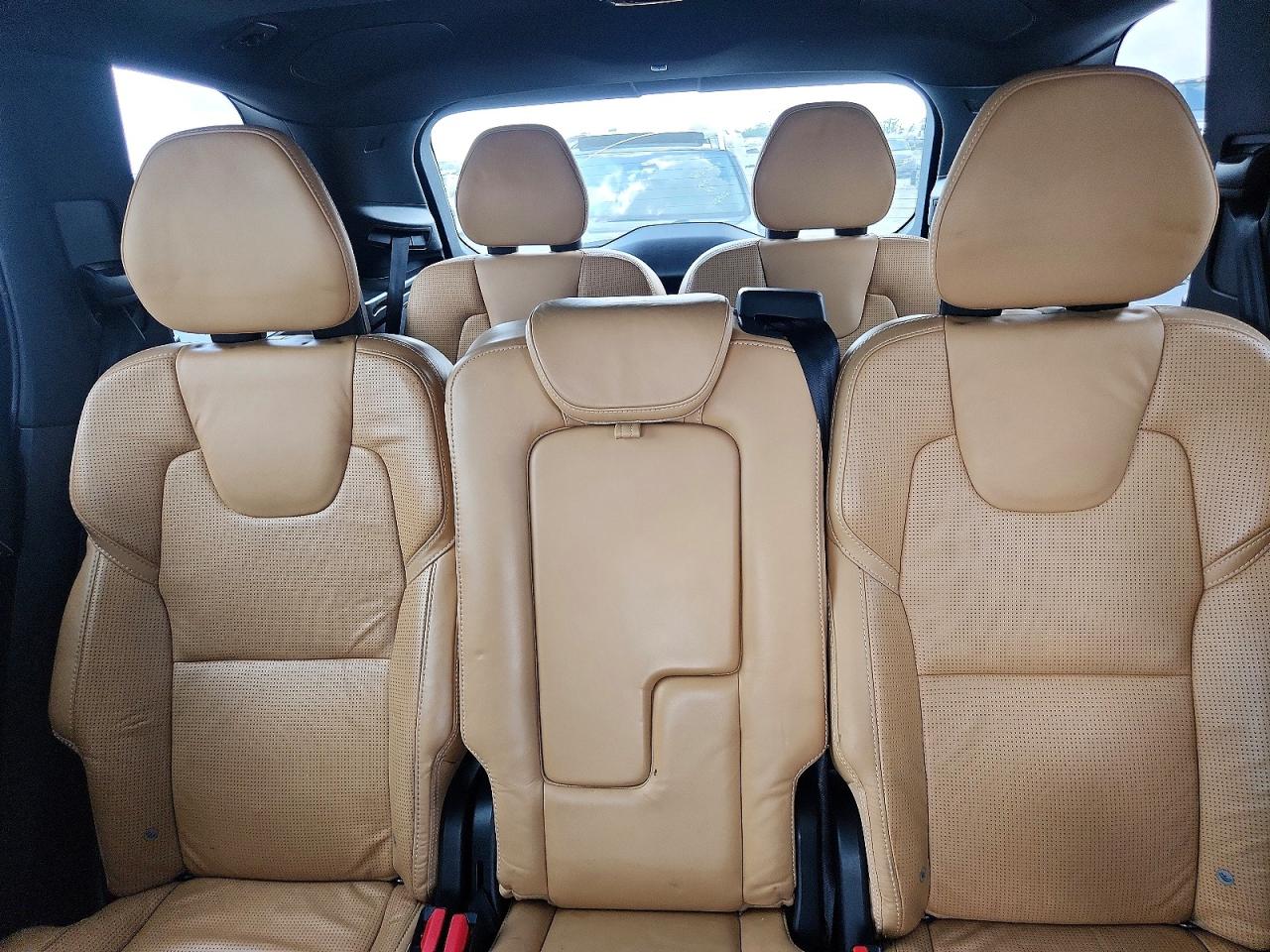 2017 VOLVO XC90
