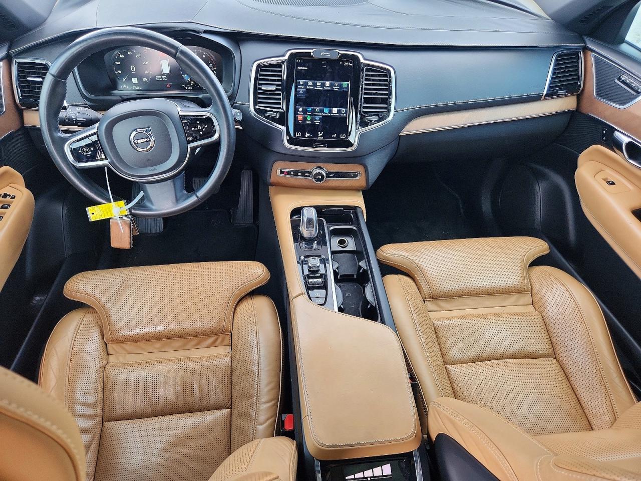 2017 VOLVO XC90